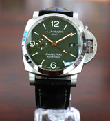 Panerai Luminor – GMT – Mahendra Dhoni – Limited Edition 251pcs – PAM01056 – Unworn – Full Set - Azzam Watches 
